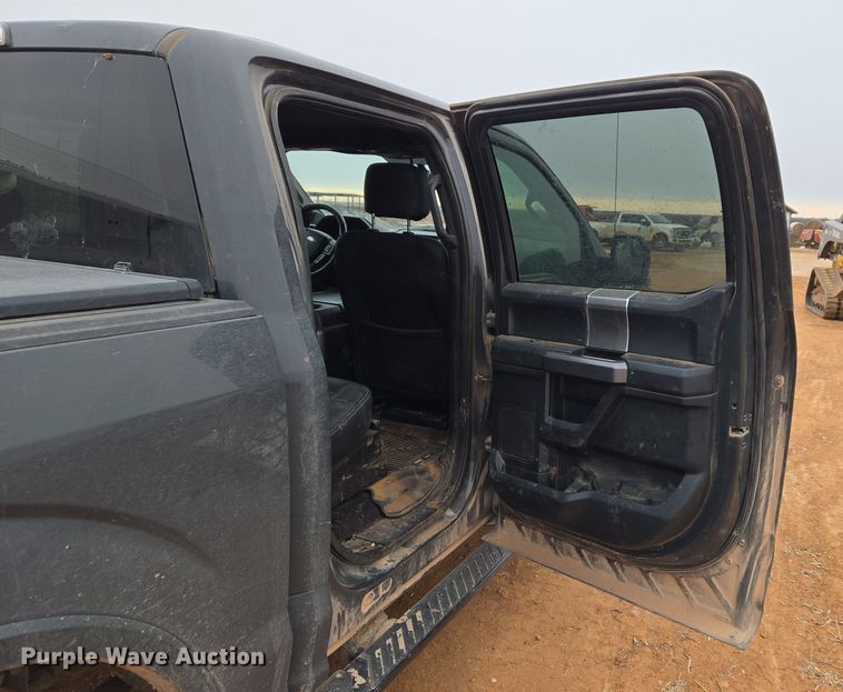 image for item ET1174 2016 Ford F150 XLT Crew Cab pickup truck