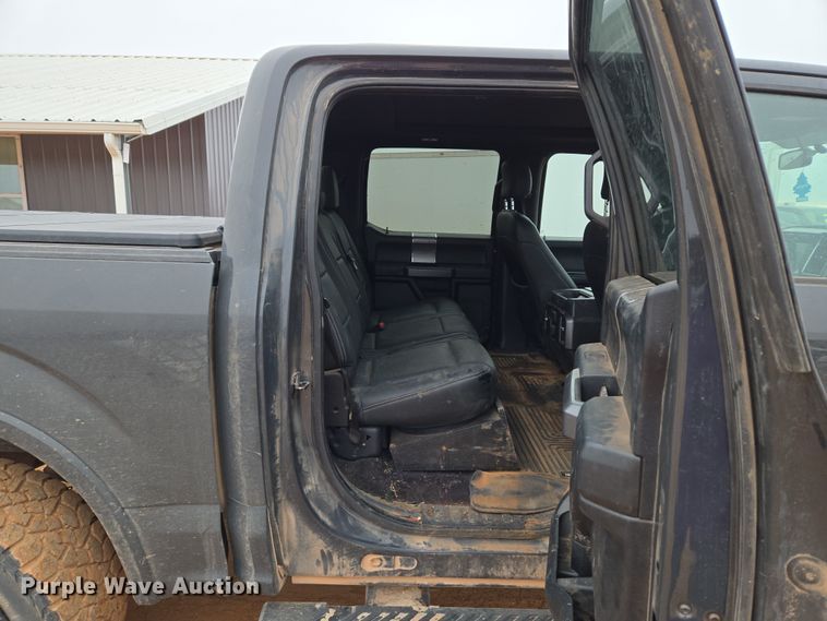 image for item ET1174 2016 Ford F150 XLT Crew Cab pickup truck