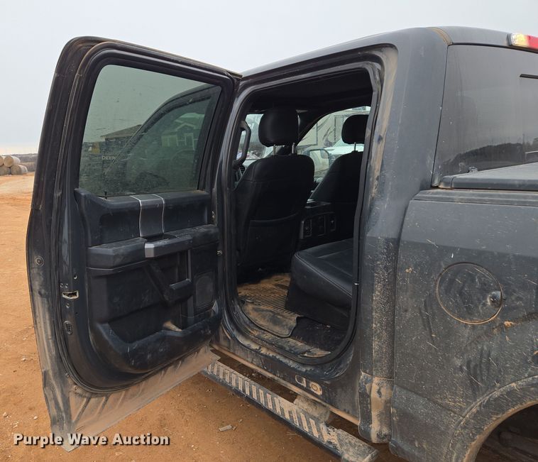 image for item ET1174 2016 Ford F150 XLT Crew Cab pickup truck