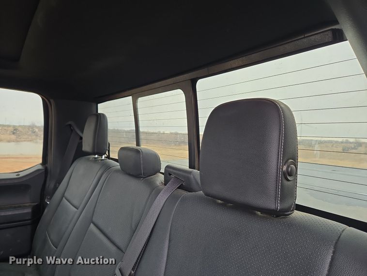 image for item ET1174 2016 Ford F150 XLT Crew Cab pickup truck