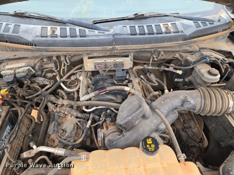 image for item ET1174 2016 Ford F150 XLT Crew Cab pickup truck