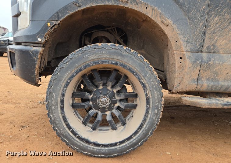 image for item ET1174 2016 Ford F150 XLT Crew Cab pickup truck