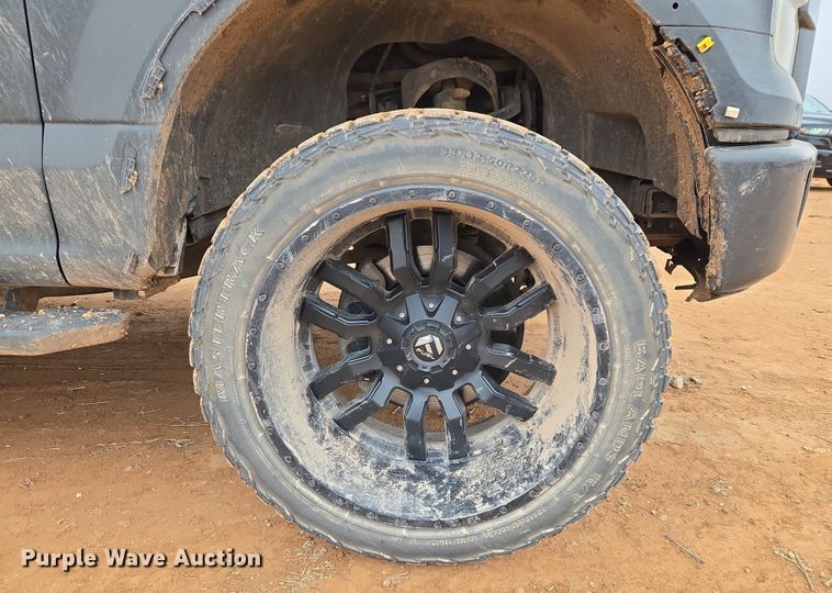 image for item ET1174 2016 Ford F150 XLT Crew Cab pickup truck