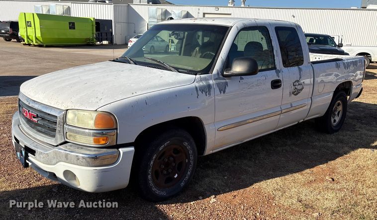 image for item ET1178 2004 GMC Sierra 1500 Ext. Cab pickup truck