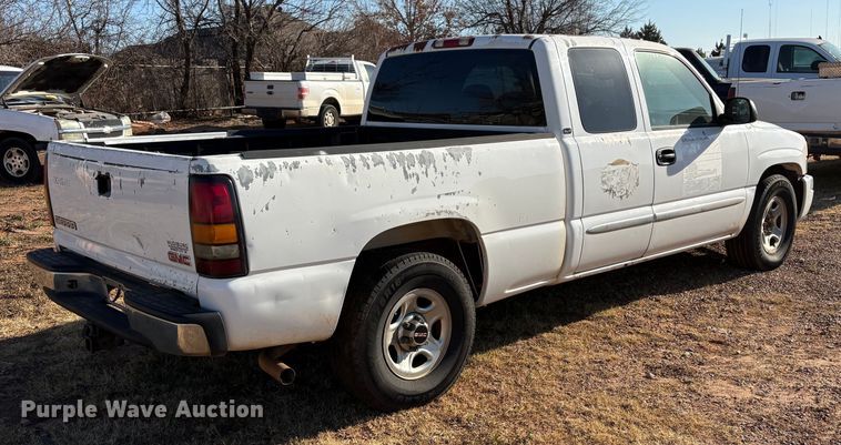 image for item ET1178 2004 GMC Sierra 1500 Ext. Cab pickup truck