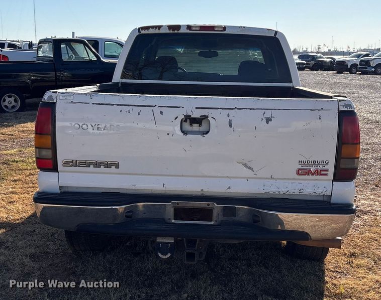 image for item ET1178 2004 GMC Sierra 1500 Ext. Cab pickup truck