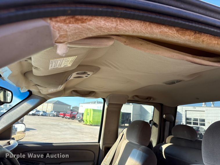 image for item ET1178 2004 GMC Sierra 1500 Ext. Cab pickup truck