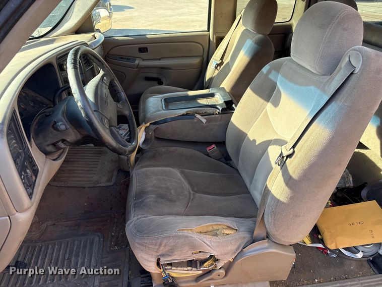 image for item ET1178 2004 GMC Sierra 1500 Ext. Cab pickup truck