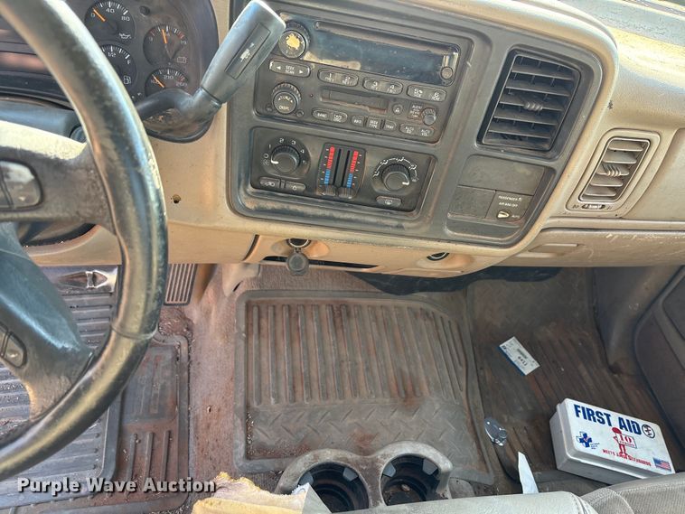 image for item ET1178 2004 GMC Sierra 1500 Ext. Cab pickup truck