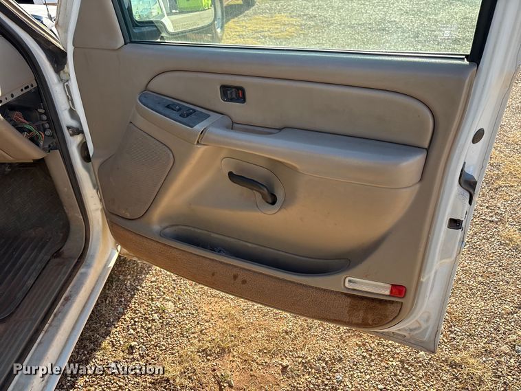 image for item ET1178 2004 GMC Sierra 1500 Ext. Cab pickup truck