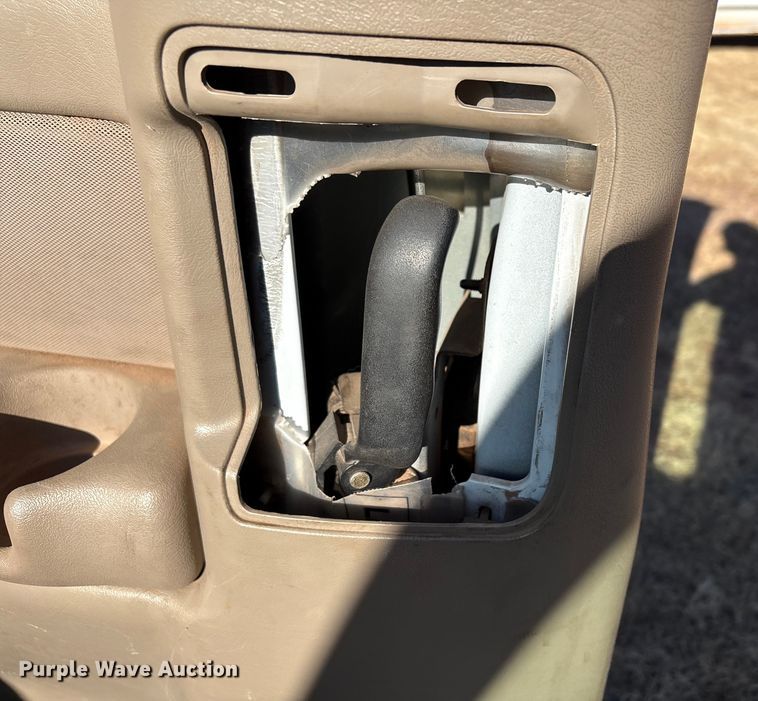 image for item ET1178 2004 GMC Sierra 1500 Ext. Cab pickup truck