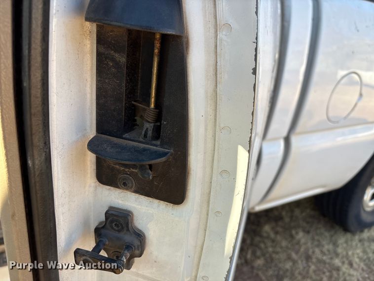 image for item ET1178 2004 GMC Sierra 1500 Ext. Cab pickup truck