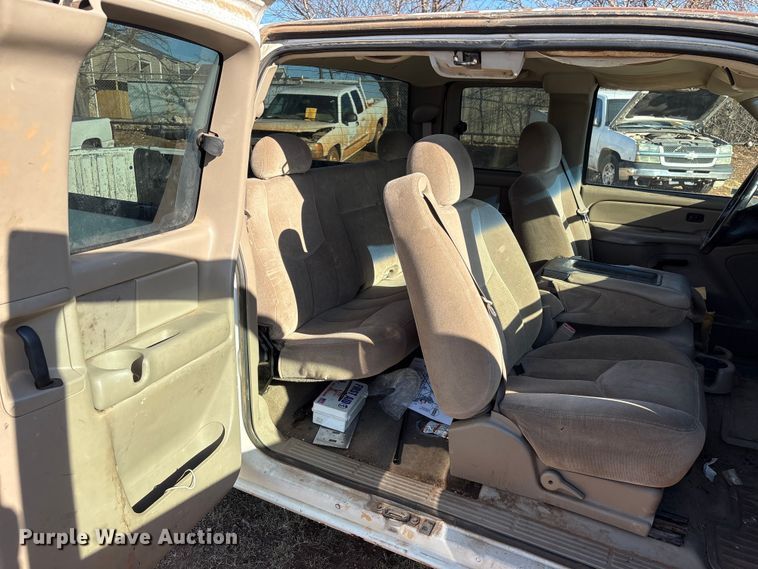 image for item ET1178 2004 GMC Sierra 1500 Ext. Cab pickup truck