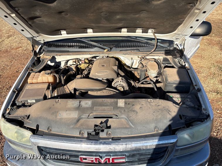 image for item ET1178 2004 GMC Sierra 1500 Ext. Cab pickup truck