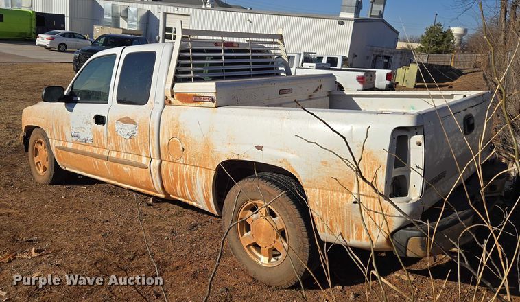 image for item ET1179 2006 GMC Sierra 1500 Ext. Cab pickup truck