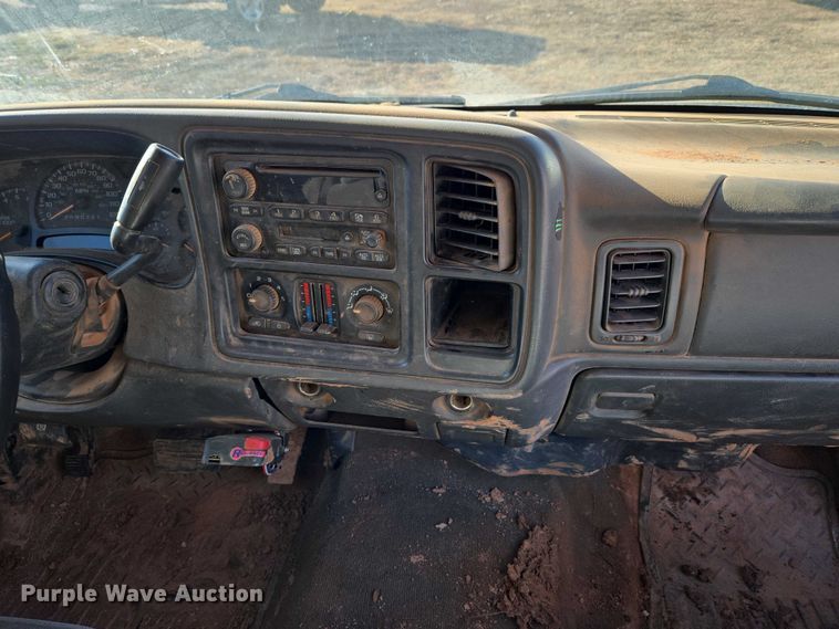 image for item ET1179 2006 GMC Sierra 1500 Ext. Cab pickup truck