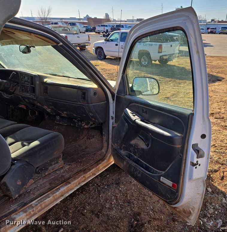 image for item ET1179 2006 GMC Sierra 1500 Ext. Cab pickup truck