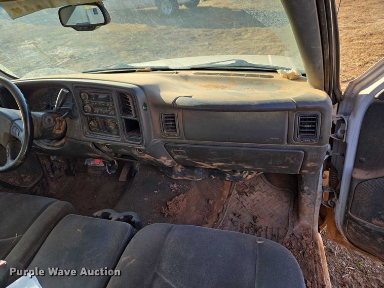 image for item ET1179 2006 GMC Sierra 1500 Ext. Cab pickup truck