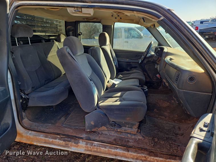 image for item ET1179 2006 GMC Sierra 1500 Ext. Cab pickup truck