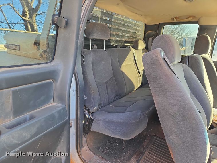 image for item ET1179 2006 GMC Sierra 1500 Ext. Cab pickup truck