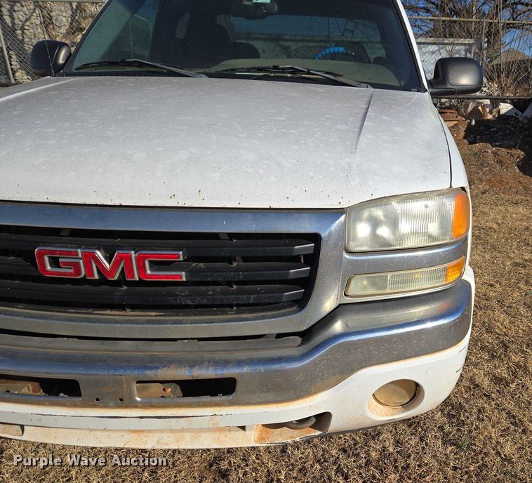image for item ET1180 2006 GMC Sierra 1500 Ext. Cab pickup truck