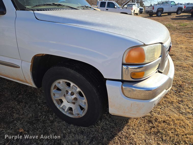 image for item ET1180 2006 GMC Sierra 1500 Ext. Cab pickup truck