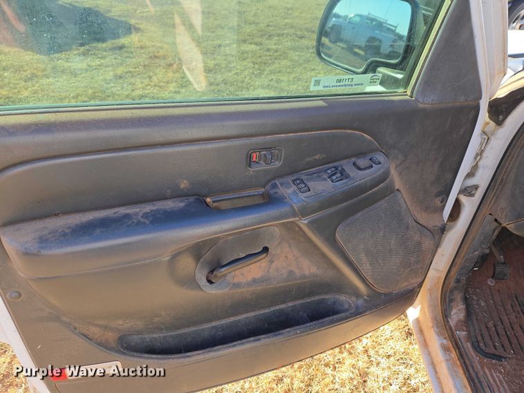 image for item ET1180 2006 GMC Sierra 1500 Ext. Cab pickup truck