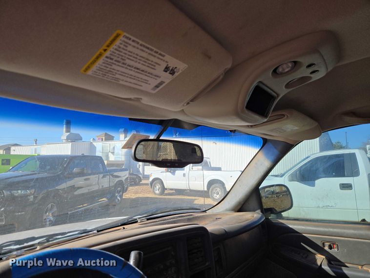 image for item ET1180 2006 GMC Sierra 1500 Ext. Cab pickup truck