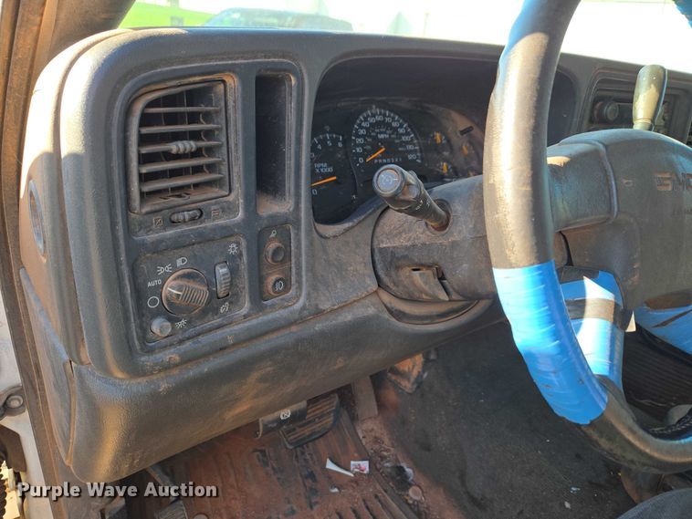 image for item ET1180 2006 GMC Sierra 1500 Ext. Cab pickup truck