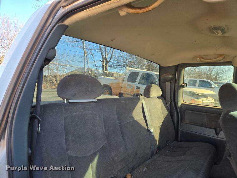 image for item ET1180 2006 GMC Sierra 1500 Ext. Cab pickup truck