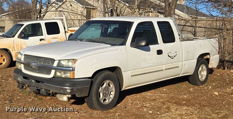 image for item ET1181 2004 Chevrolet Silverado 1500 Ext. Cab pickup truck