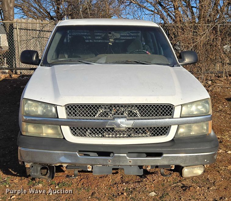 image for item ET1181 2004 Chevrolet Silverado 1500 Ext. Cab pickup truck