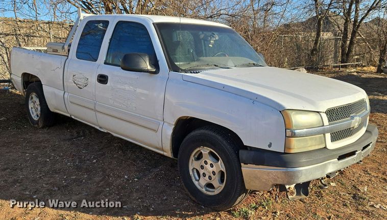 image for item ET1181 2004 Chevrolet Silverado 1500 Ext. Cab pickup truck