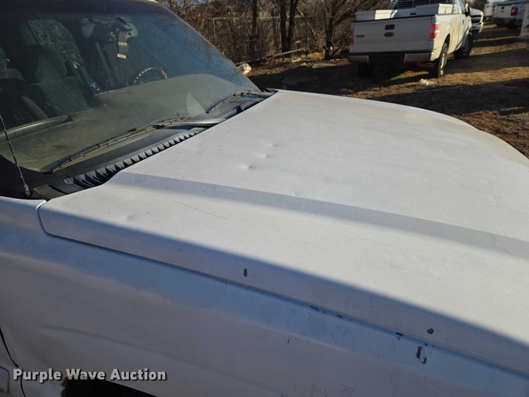 image for item ET1181 2004 Chevrolet Silverado 1500 Ext. Cab pickup truck