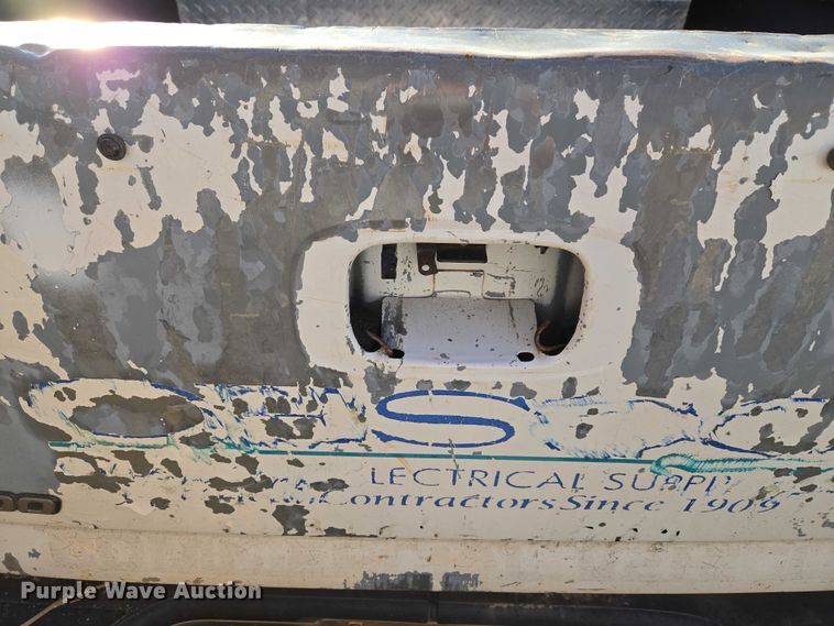 image for item ET1181 2004 Chevrolet Silverado 1500 Ext. Cab pickup truck