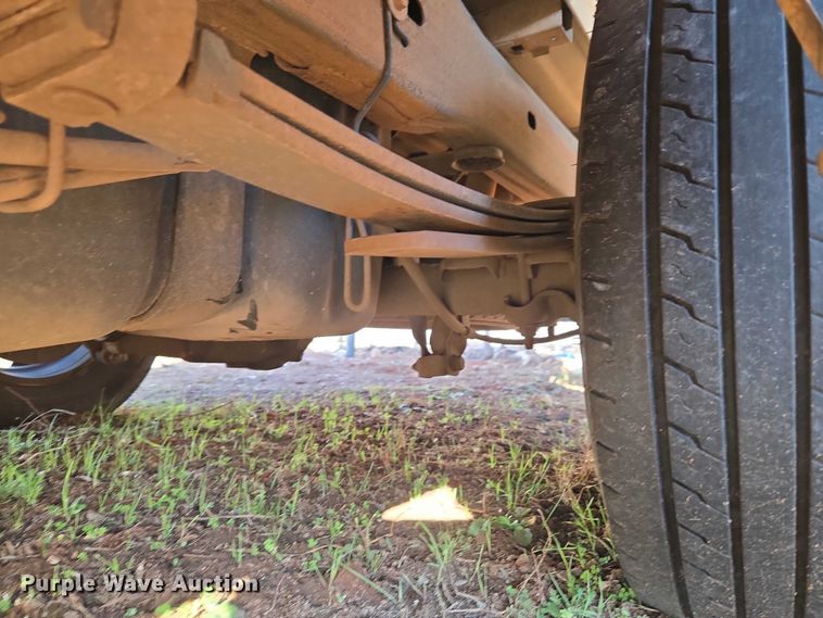 image for item ET1181 2004 Chevrolet Silverado 1500 Ext. Cab pickup truck