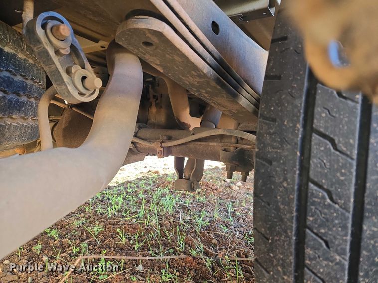 image for item ET1181 2004 Chevrolet Silverado 1500 Ext. Cab pickup truck