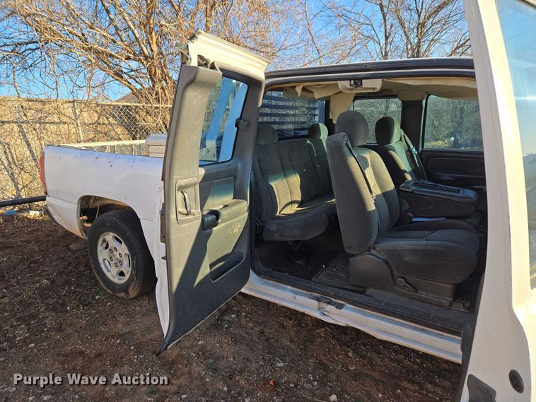 image for item ET1181 2004 Chevrolet Silverado 1500 Ext. Cab pickup truck