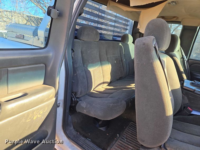 image for item ET1181 2004 Chevrolet Silverado 1500 Ext. Cab pickup truck