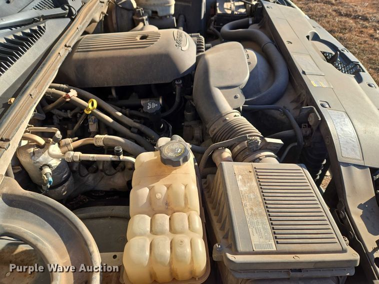 image for item ET1181 2004 Chevrolet Silverado 1500 Ext. Cab pickup truck