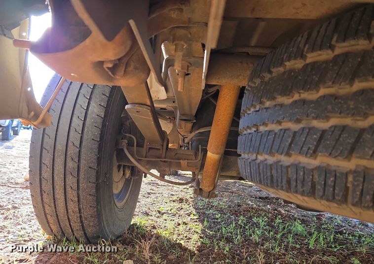 image for item ET1181 2004 Chevrolet Silverado 1500 Ext. Cab pickup truck