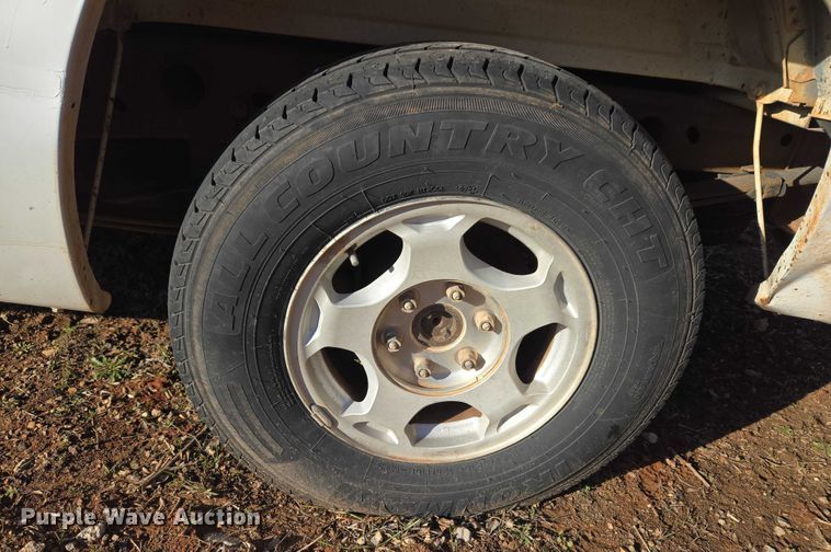 image for item ET1181 2004 Chevrolet Silverado 1500 Ext. Cab pickup truck