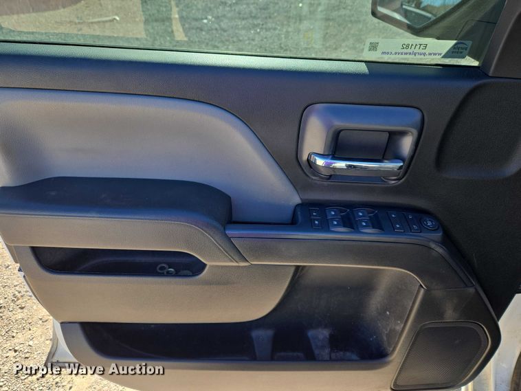 image for item ET1182 2019 Chevrolet Silverado 1500 Ext. Cab pickup truck