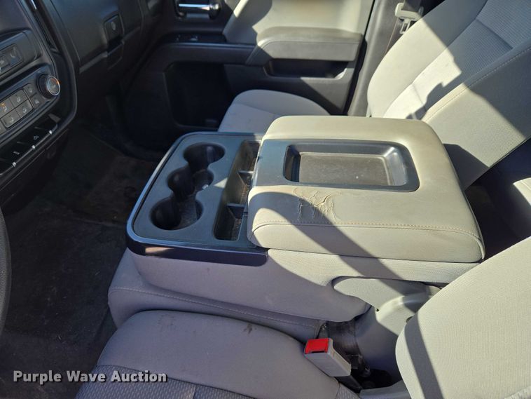 image for item ET1182 2019 Chevrolet Silverado 1500 Ext. Cab pickup truck