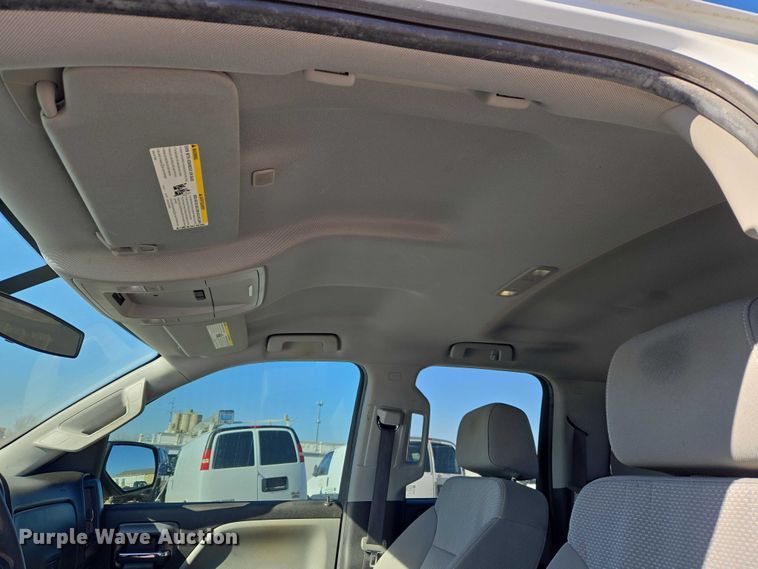 image for item ET1182 2019 Chevrolet Silverado 1500 Ext. Cab pickup truck