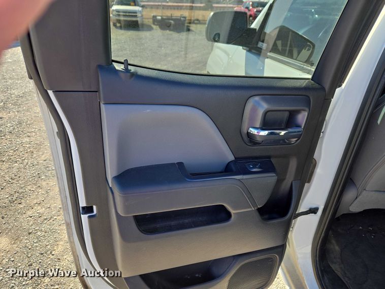 image for item ET1182 2019 Chevrolet Silverado 1500 Ext. Cab pickup truck