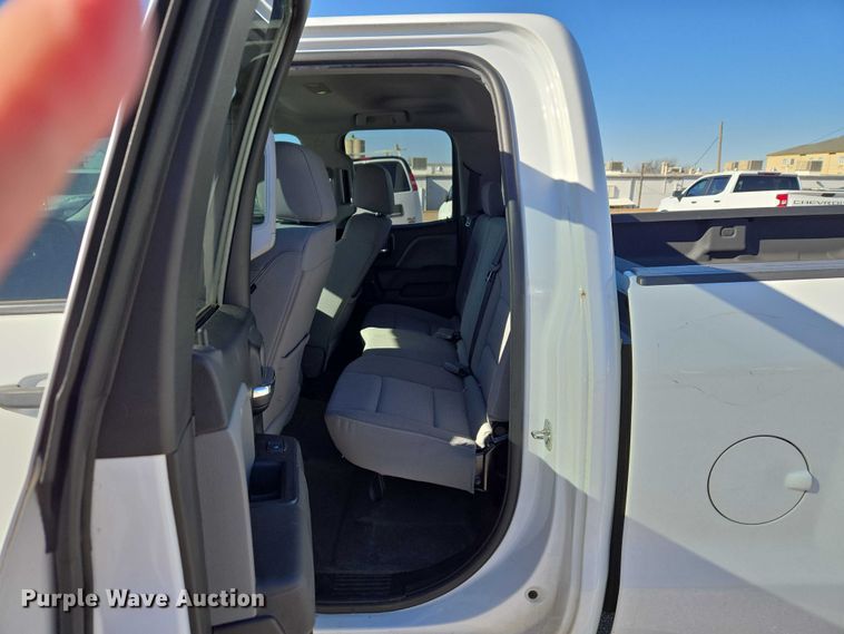 image for item ET1182 2019 Chevrolet Silverado 1500 Ext. Cab pickup truck