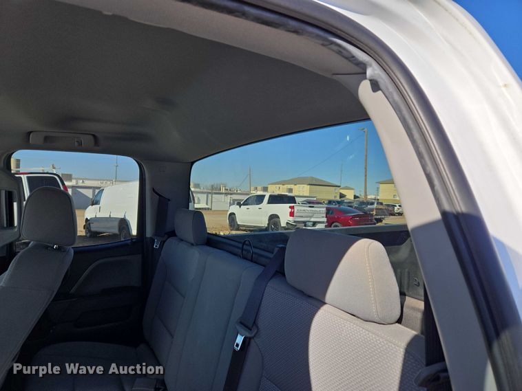 image for item ET1182 2019 Chevrolet Silverado 1500 Ext. Cab pickup truck