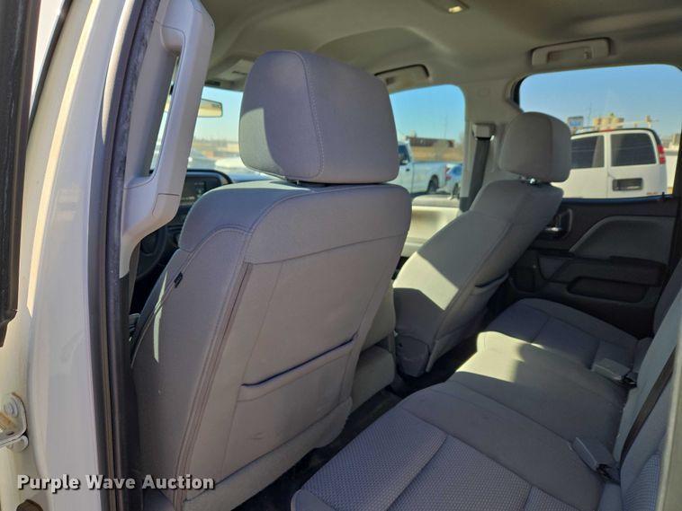 image for item ET1182 2019 Chevrolet Silverado 1500 Ext. Cab pickup truck