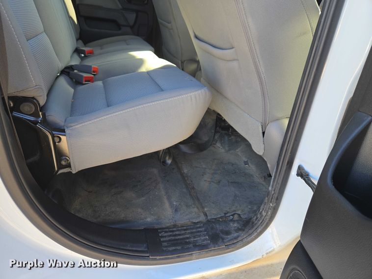 image for item ET1182 2019 Chevrolet Silverado 1500 Ext. Cab pickup truck